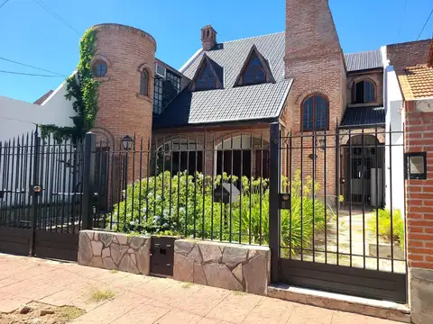 Casa en Venta de 5 dormitorios