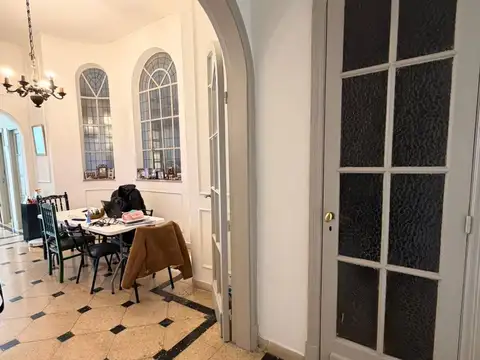 Teniente General Juan Domingo Perón 2300, Piso PB
