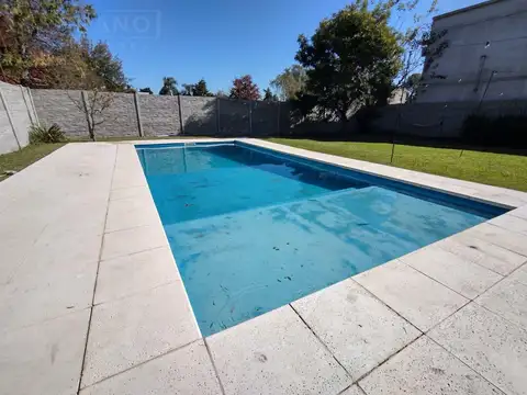 Venta casa moderna 4 ambientes, gas natural, sobre asfalto en Parque Sakura, Exaltación de la Cruz
