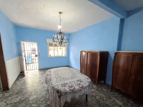 Venta casa 4 amb con local