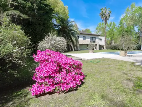 Casa en Venta con 5 cocheras