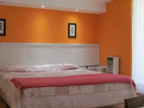 Venta Chalet en La Reja. Dos amplios chalets sobre lote propio de 3.400M2