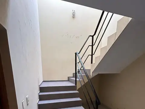 MONOAMBIENTE CON COCHERA