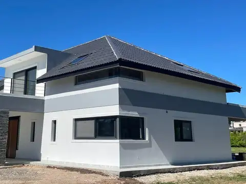 Casa en venta en Altos de Manzanares - Pilar