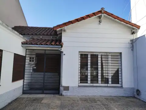 EXCELENTE CHALET 4 AMB. EN ALQUILER EN R. MEJIA
