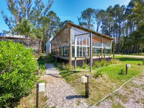 Local Comercial en alquiler anual Punta Ballena