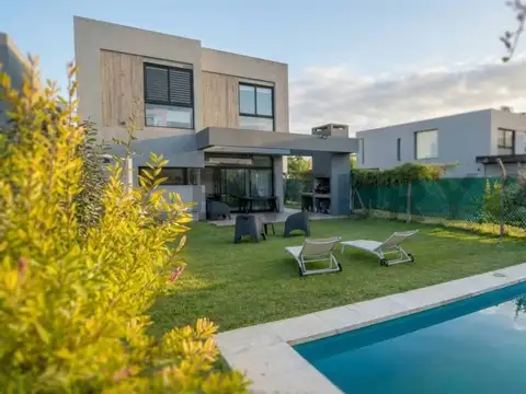 Casa en alquiler Gorina  3 dormitorios en calle 488 e 133 y 135