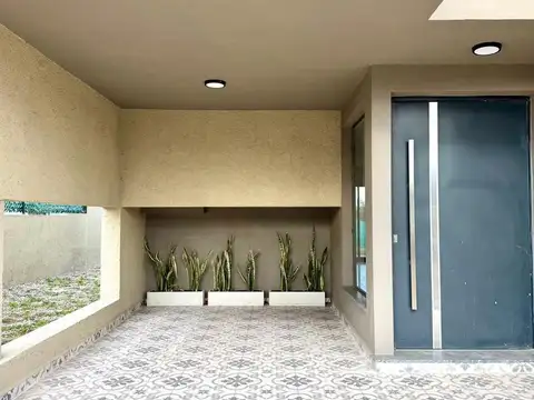 Casa 7 ambientes con 3 baños