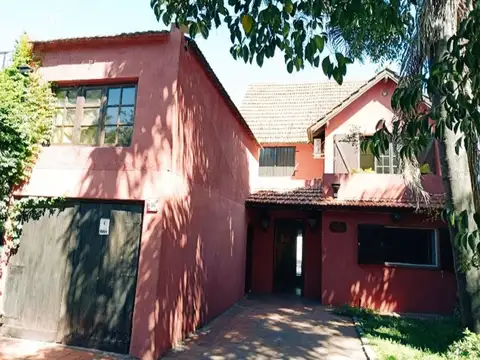 Casa 7 ambientes con 3 baños