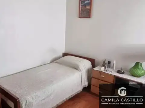Chalet en venta de 3 dormitorios c/ cochera en Villa Sarmiento