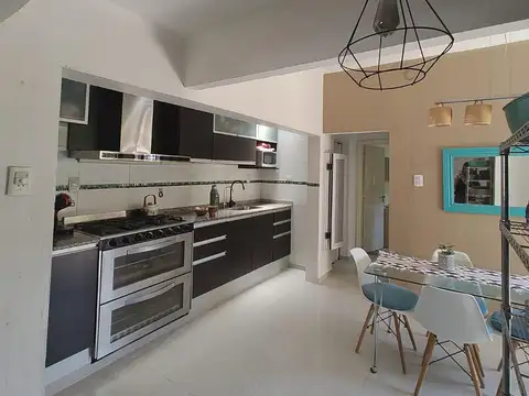 Depto Tipo Casa 6 ambientes con 1 baño
