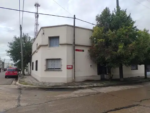 Esq. Castares y Quirós