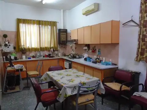 Casa 2 ambientes con 1 baño