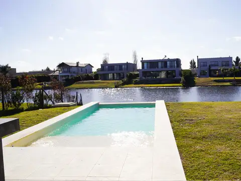 Casa en Venta en Escobar De La Ribera, USD 425.000