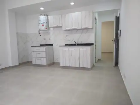 DEPTO DE 2 AMB  EN P BAJA CON PATIO