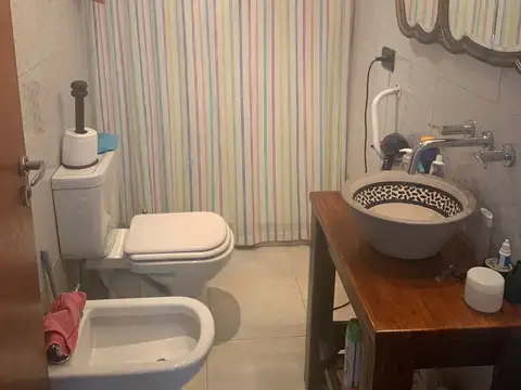 Casa 2 ambientes con 1 baño
