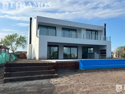 Casa en Venta en El Cantón - Barrio Golf, USD 398.000