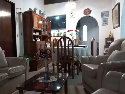 Casa en Venta en Paso del Rey, USD 110.000