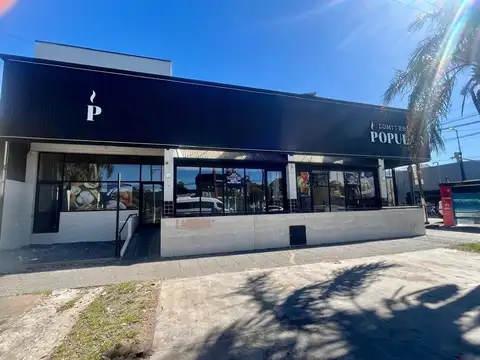 Local de excelente Ubicacion Santa Rosa Esq. Sarmiento