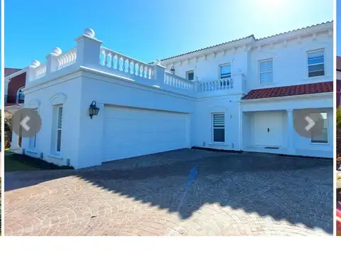 Casa 6 ambientes con 4 baños