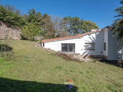 Casa 7 ambientes con 2 baños
