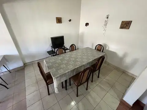 Casa en Alquiler con 1 cochera
