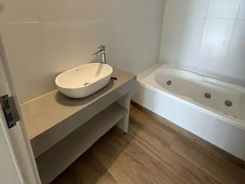 Hermoso 2 ambientes en alquiler con jardin en Bosque Pilar