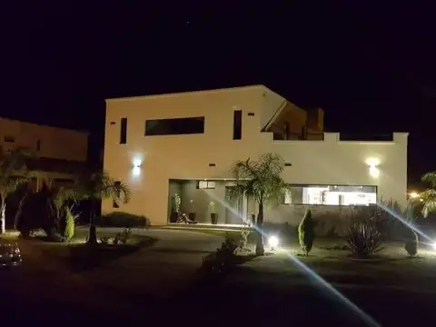 Casa en Venta de 5 dormitorios