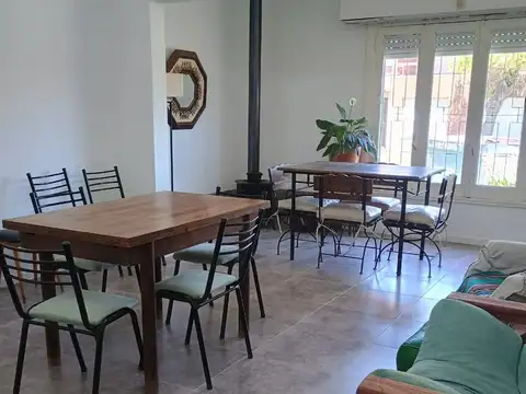 Casa 6 ambientes con 1 baño