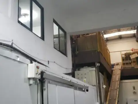 Av. Pres. Arturo U. Illia 9000