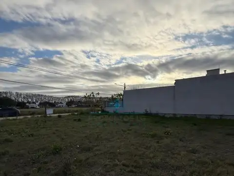Terreno en Venta en Colonia Caroya, USD 45.000