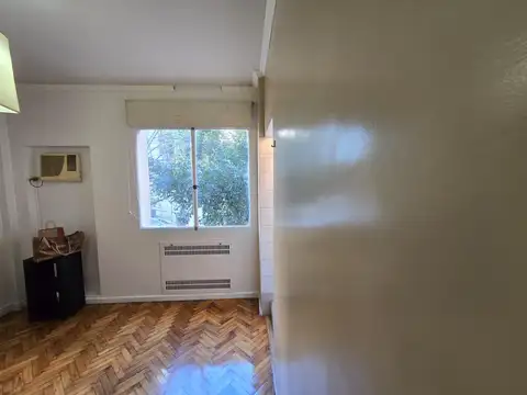 Vicente López 2200 - Excelente monoambiente en la mejor zona de Recoleta. MUY LUMINOSO!