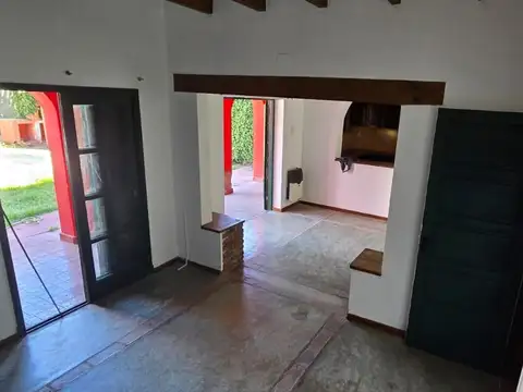 Casa 4 ambientes con 3 baños