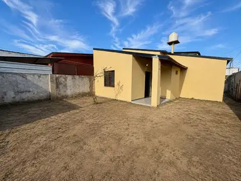 Casa en Alquiler con 1 cochera