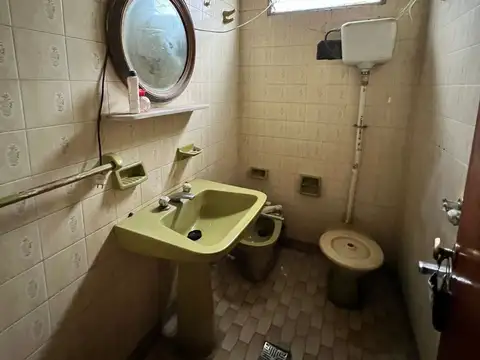 Casa 4 ambientes con 1 baño
