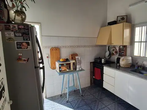 Casa en Alquiler con 2 cocheras