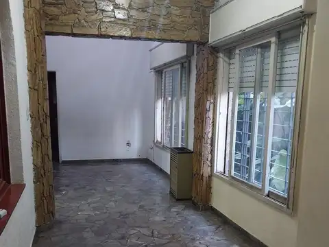 Depto Tipo Casa en Alquiler de 4 ambientes