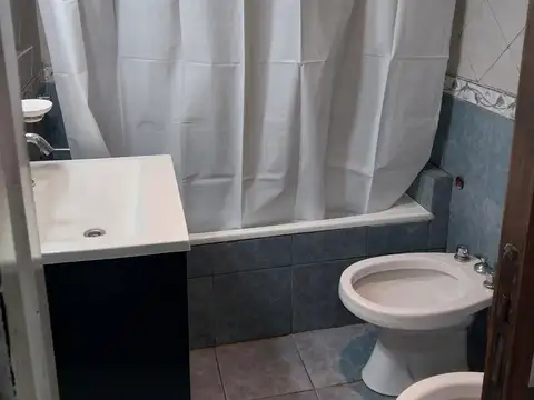 Depto Tipo Casa en Alquiler en Haedo, $ 950.000