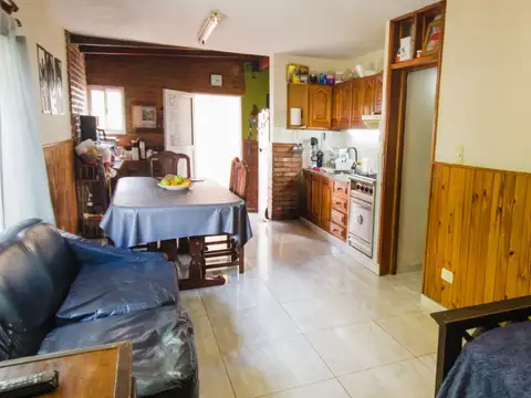 Casa 4 ambientes con 1 baño
