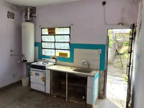 Casa  Reciclar A 1 Cuadra De J B Justo Y Blasco Ibañez