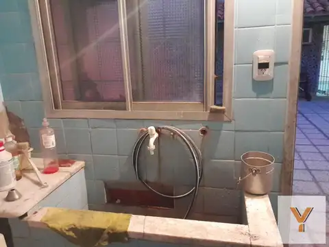 Casa 4 ambientes con 1 baño