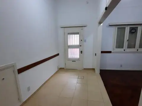 Oficina 4 ambientes con 2 baños