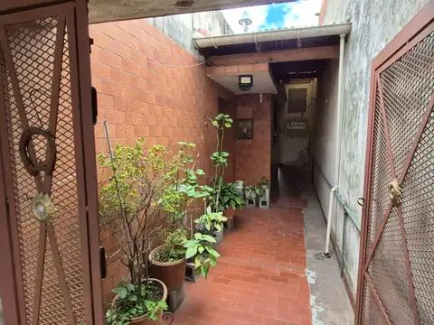 Casa en Venta con 3 cocheras