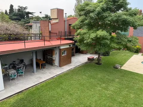 Casa en Venta con 4 cocheras
