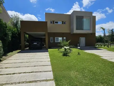 Casa Barrio privado del sol Spegazzini
