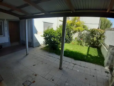 Depto Tipo Casa en Alquiler de 2 dormitorios