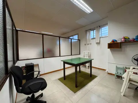 Amplio local comercial en alquiler