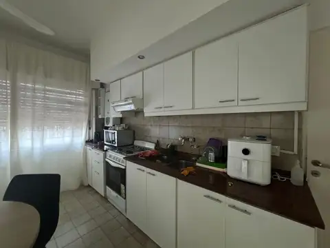 VENTA CASA 2 DORM PATIO COCHERA RES VELEZ SARSFIEL