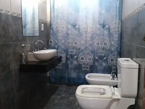 Depto Tipo Casa en Alquiler en Lomas del Mirador, $ 800.000