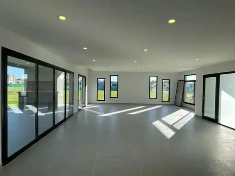 Casa en Alquiler 1 año